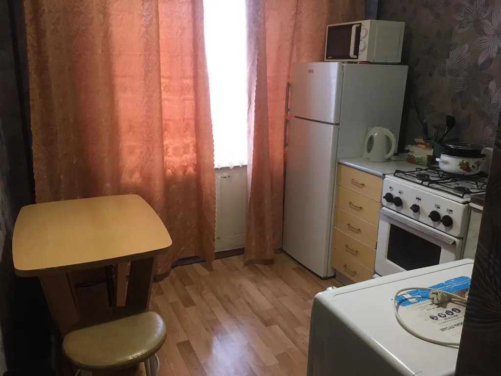 Квартира со свежим ремонтом около субра