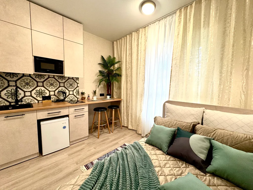 Современная квартира-студия возле ЖД Вокзала