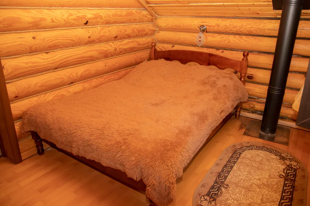 Дом охотника с бассейном для приятного отдыха