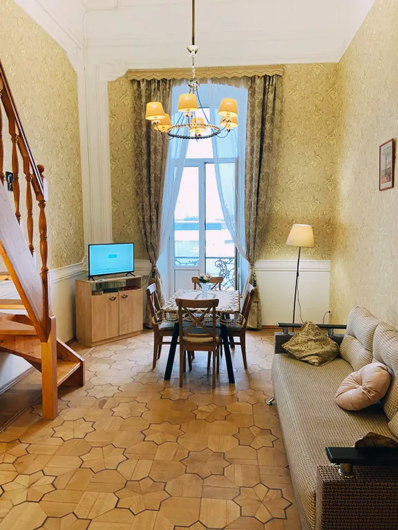 Квартира с шикарным видом на Неву, балкон, парковка