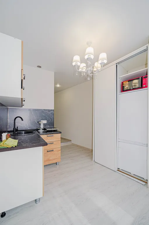 Уютная студия с панорамным окном