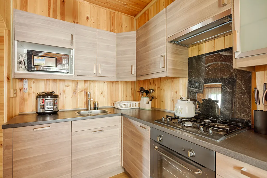 Дом с удобствами и шикарным садом для полноценного отдыха