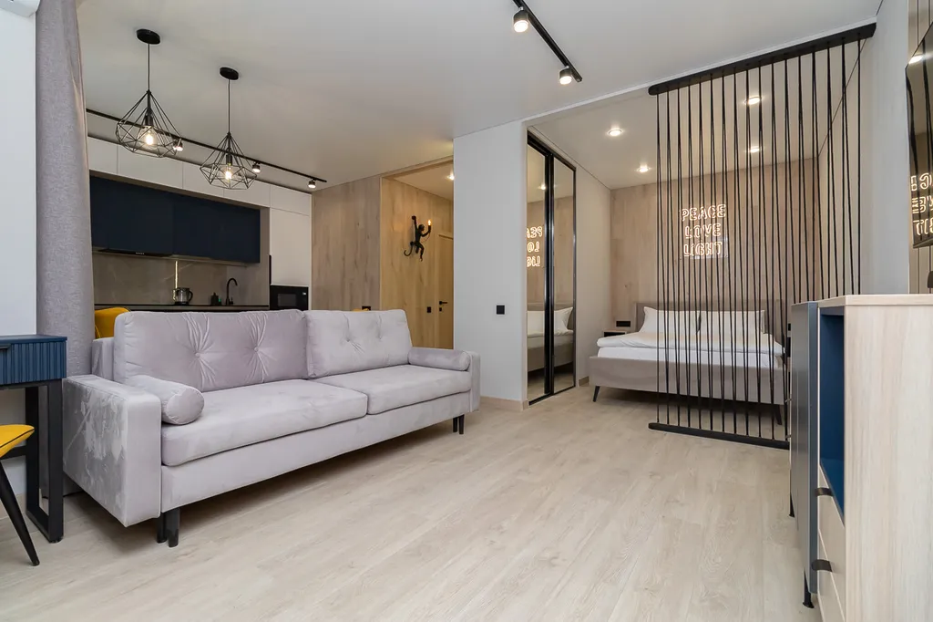 Квартира Улучшенные апартаменты комфорт с балконом — аренда посуточно в Омск