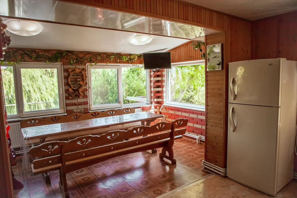 Коттедж Дом 3 спальни, большой двор беседка мангал усадьба Можжевеловый дворик — Айвовое