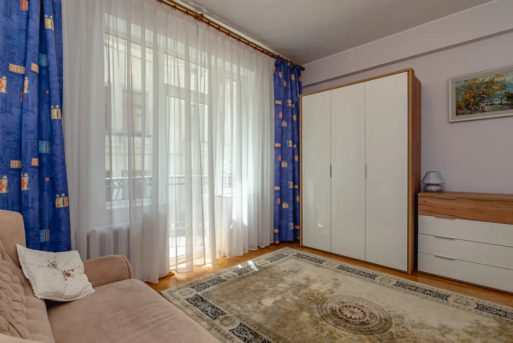 Уютные Апартаменты в центре города с 3-балконами