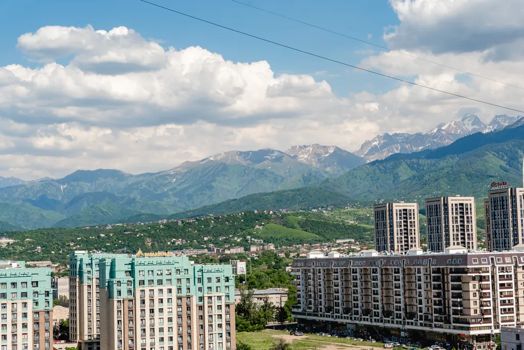 Квартира Шикарные апартаменты с лучшей локацией 100 метров от ТРЦ Mega — Алматы