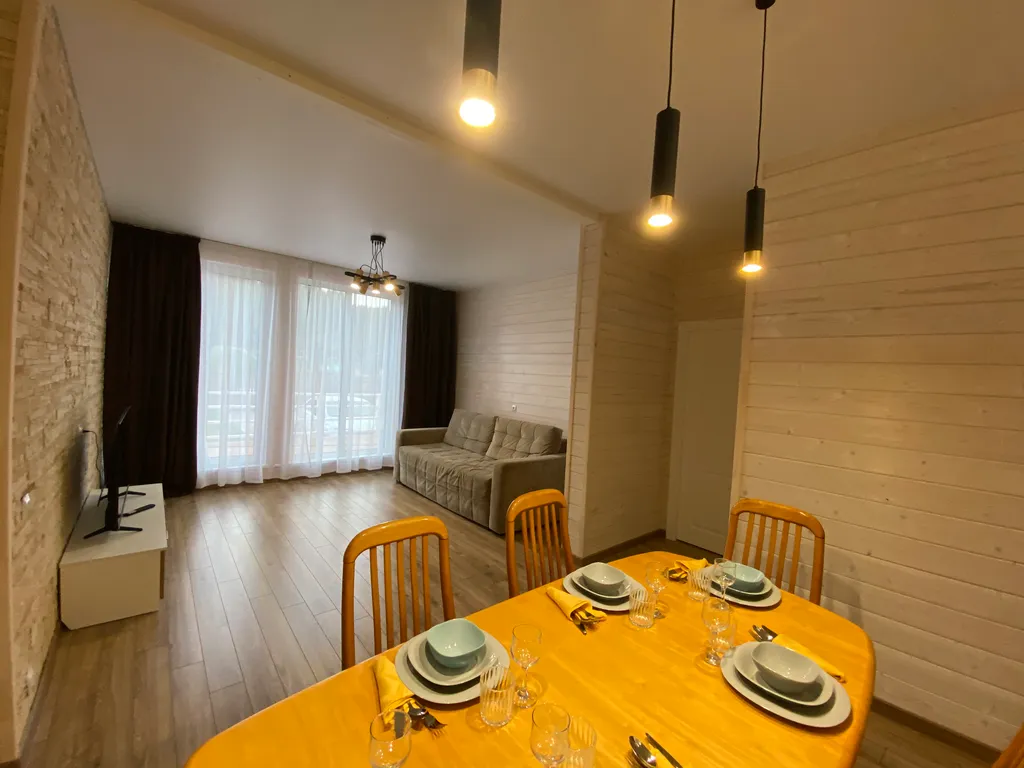 Дом с бассейном