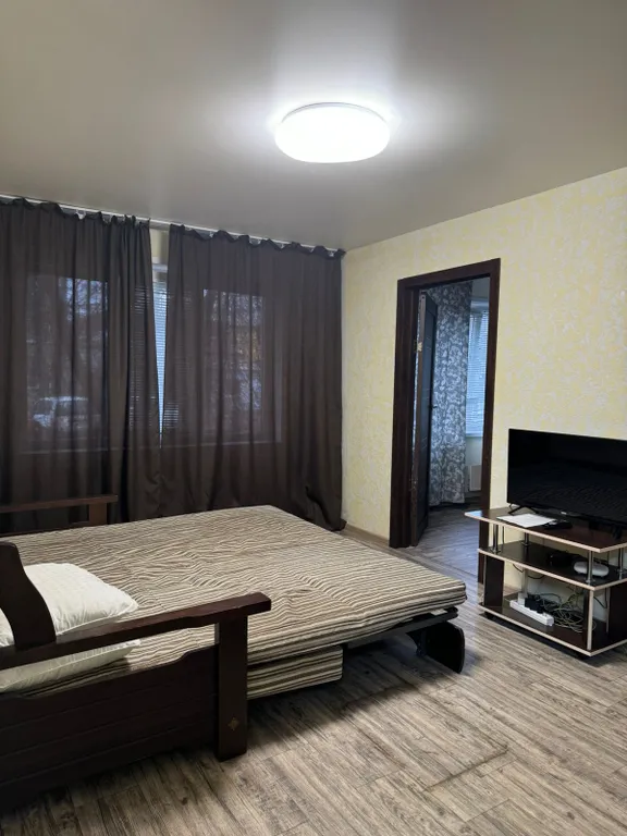 Уютная квартира в 10 минутах ходьбы от Аэропорта — аренда посуточно в Емельяново