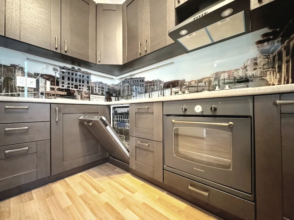 3-комнатная квартира в центре с балконом и кондиционером