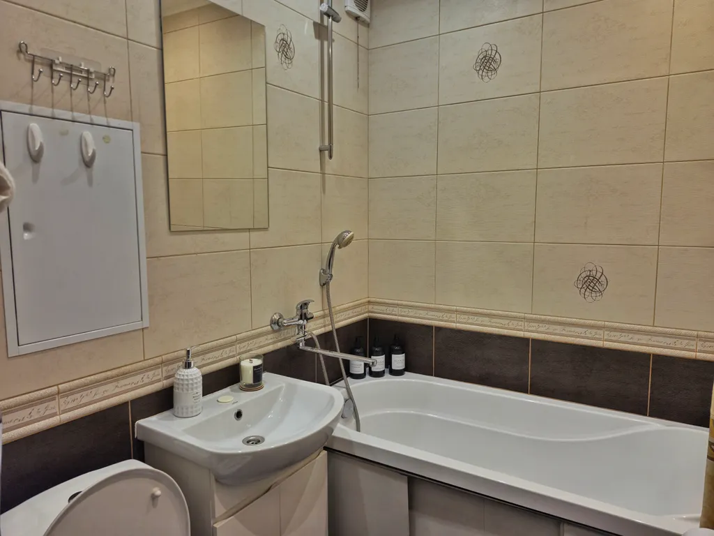 Апартаменты с балконом рядом с Комаровским рынком