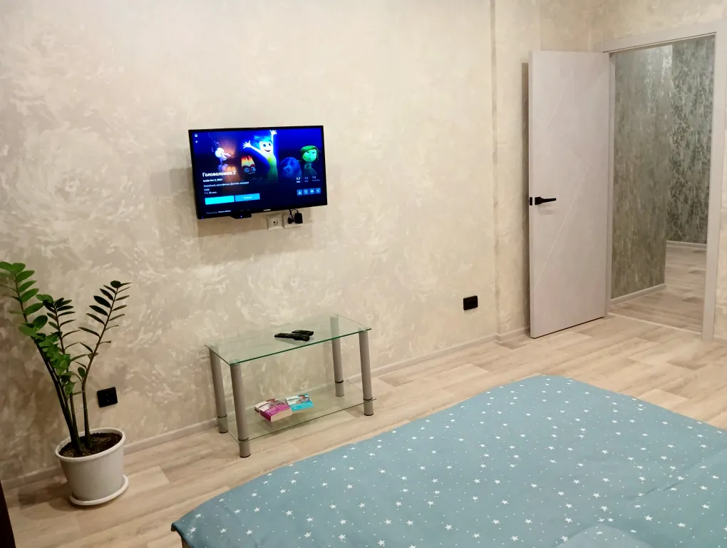 Новая большая светлая теплая квартира в новом доме в центре города