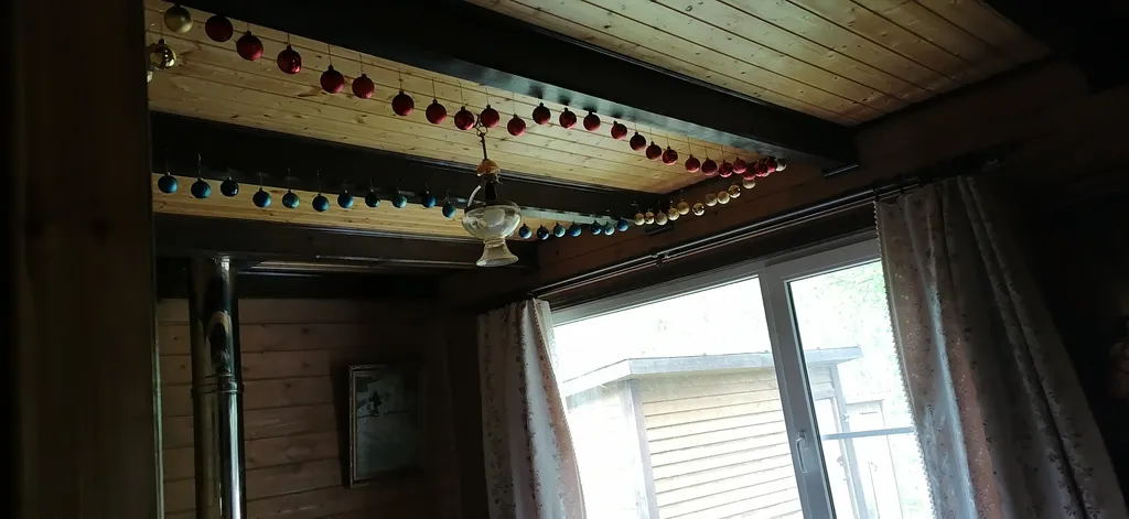 Дом рядом с озером