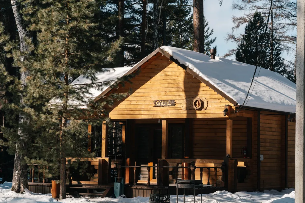 Уютный дом Слипи с видом на лес, террасой и беседкой