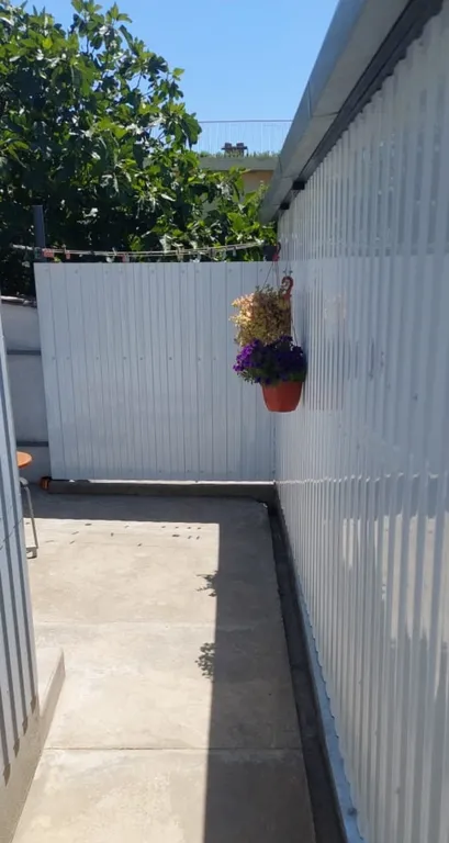 Уютная жилая секция в частном секторе недалеко от моря