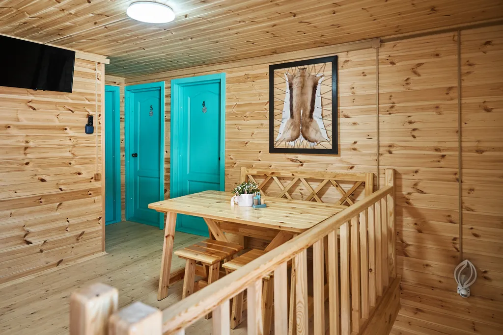 Номер с балконом и видом на телецкое озеро