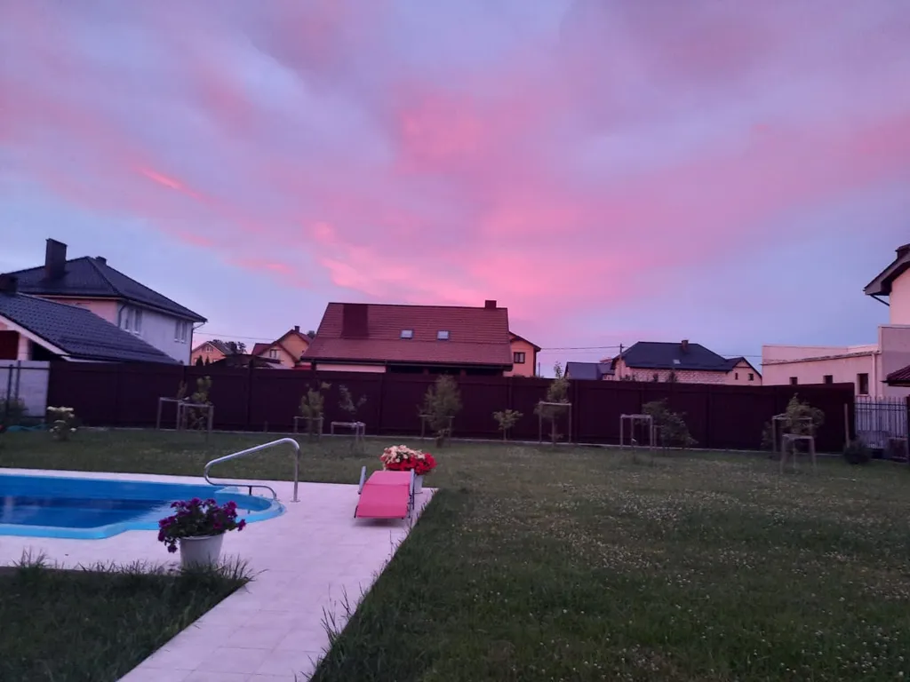 Дом с бассейном