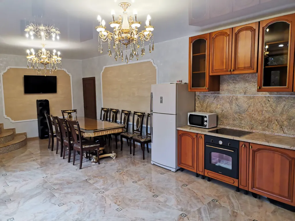 Дом с тёплым бассейном и баней в Новой Москве