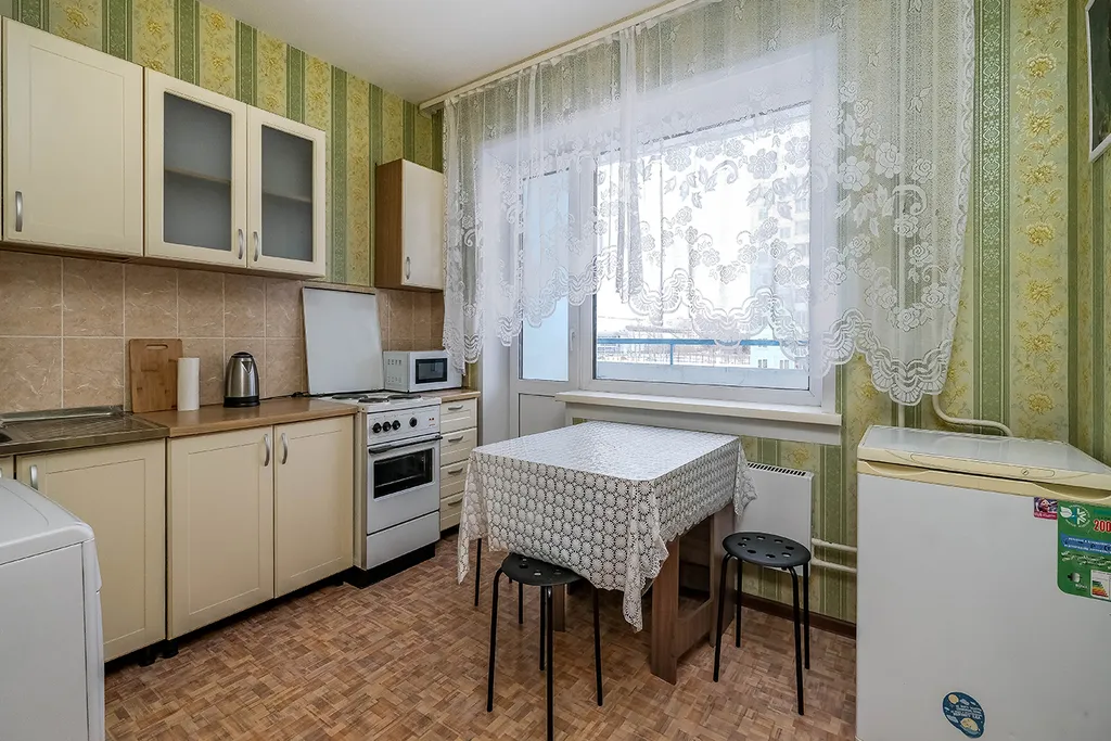 Квартира Квартира рядом с МНТК имени Федорова — Новосибирск