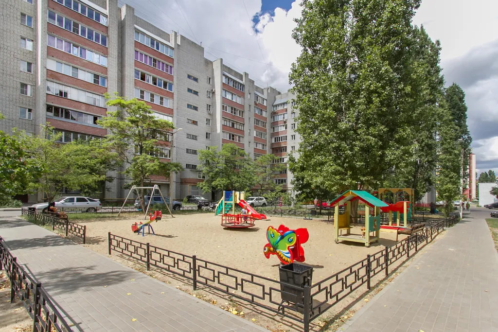 Большая 3-комнатная возле полигона и Маслоки