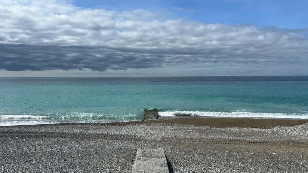 Квартира Квартира Трёхместный номер с видом на горы — Гагра