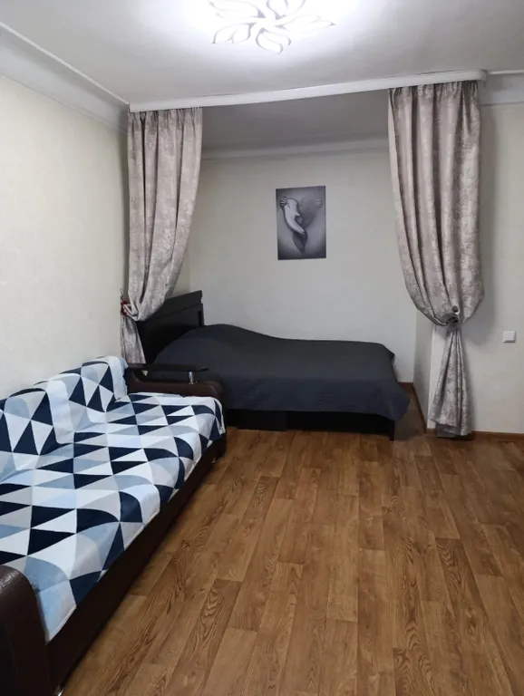 Однокомнатная уютная квартира — аренда посуточно в Шахты