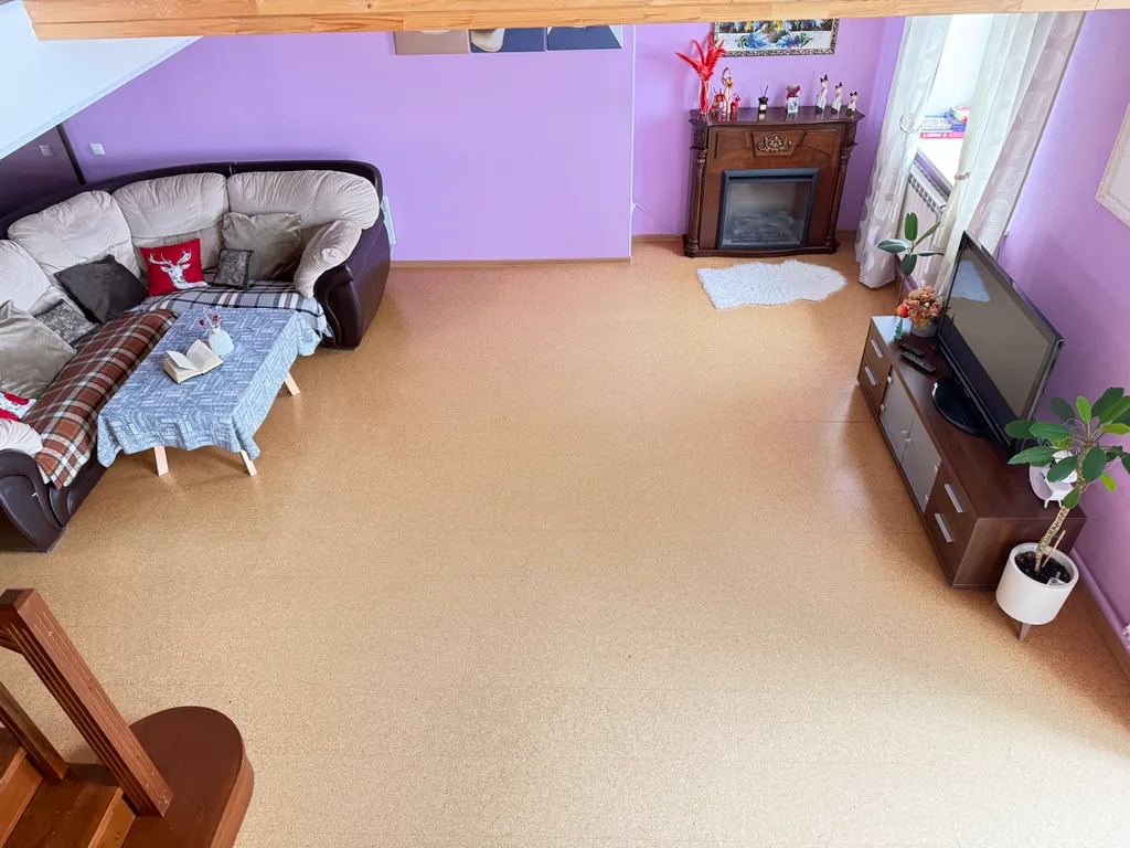 Двухуровневая мансарда с видом на Замок