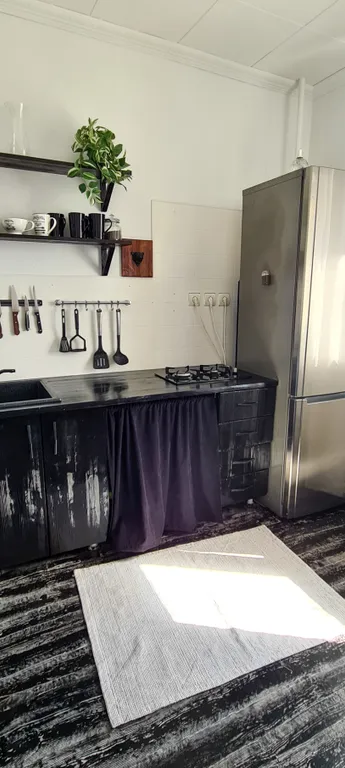 Квартира с большой кроватью, балконом и оплаченными кинотеатрами