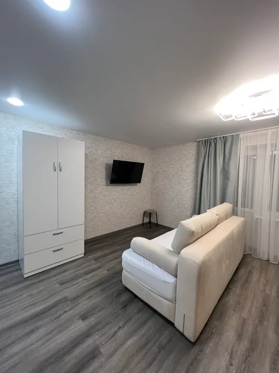 Солнечная 2 комнатная квартира в лучшем районе города