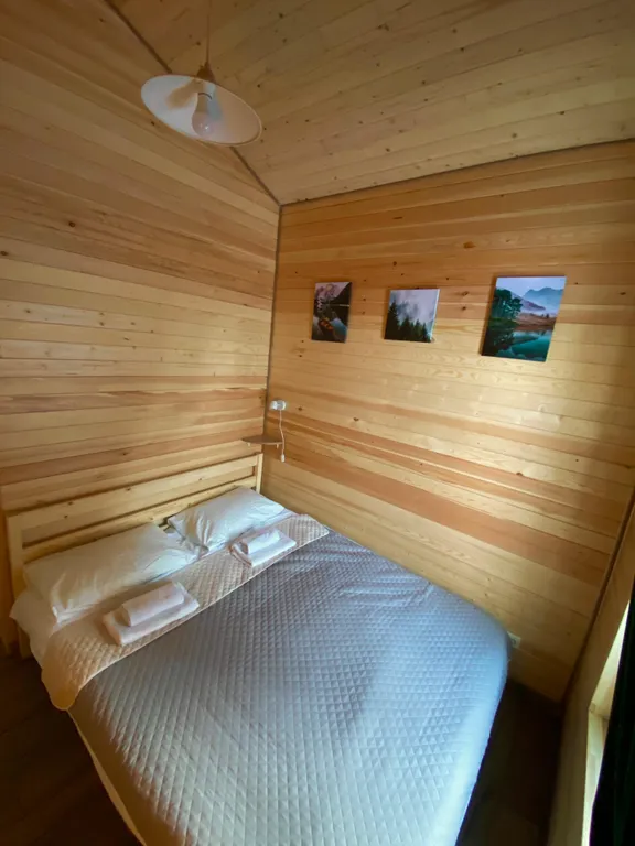 Уютный домик с панорамным видом на лес