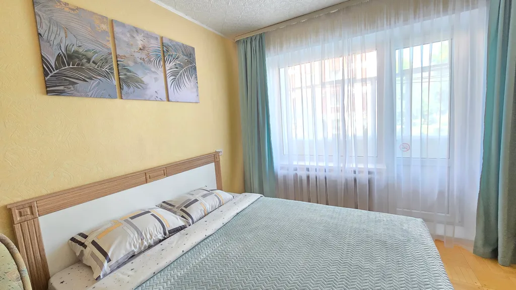 2-комнатная квартира с двумя кроватями и диваном