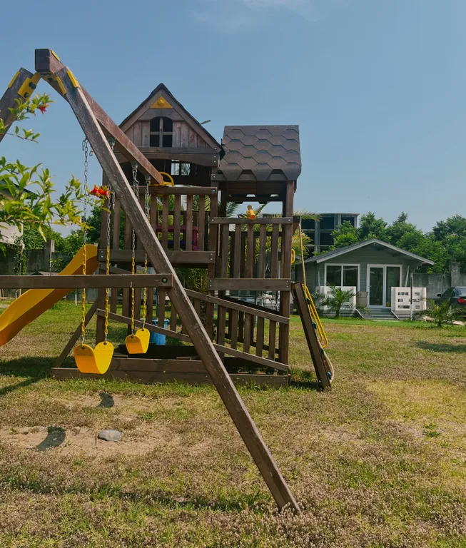 Ваш личный домик у моря с видом на бассейн