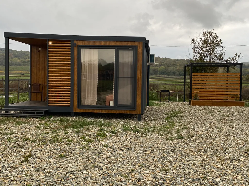 Дом с видом на лавандовое поле