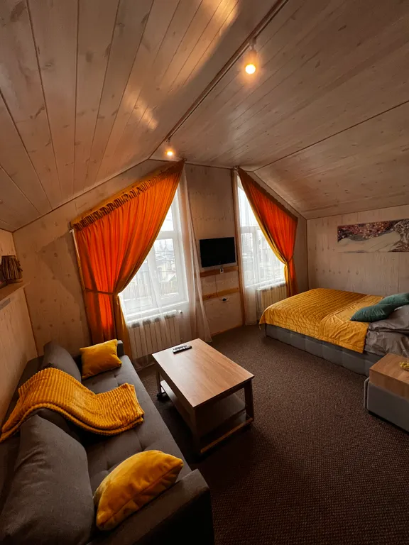 Коттедж Уютный дом с террасой и видом на горы — Шерегеш