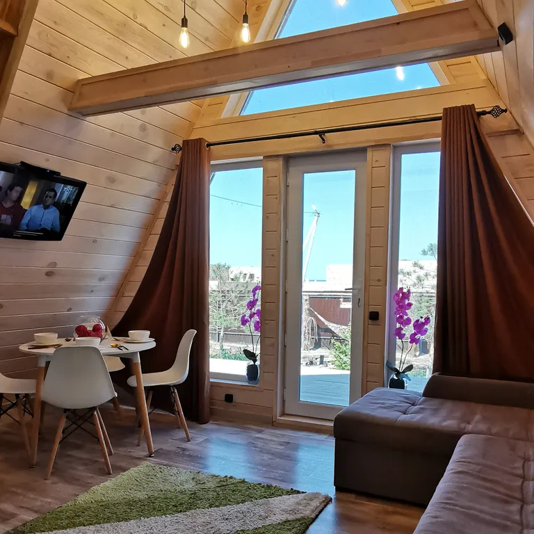 Дом на берегу моря