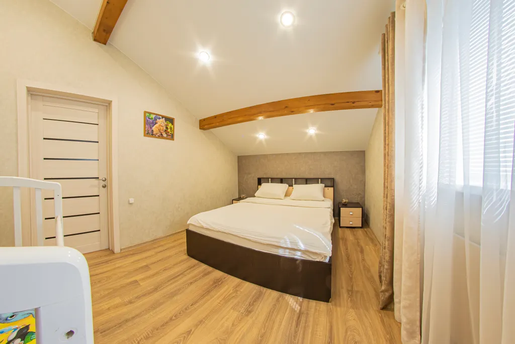 Дом у озера с сауной и банным чаном