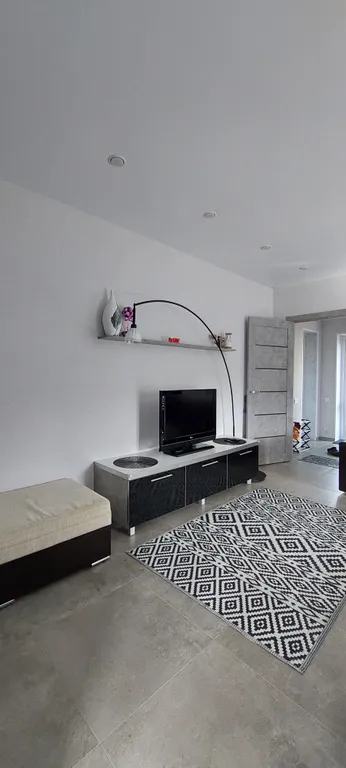 Уютный дом в черте города для комфортного отдыха в лесной местности