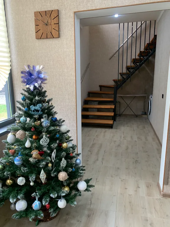 Комфортабельный дом с бассейном с видом на горы