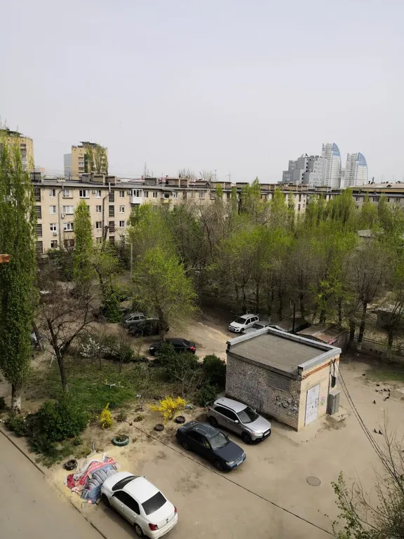 Апартамент возле Ворошиловского торгового центра