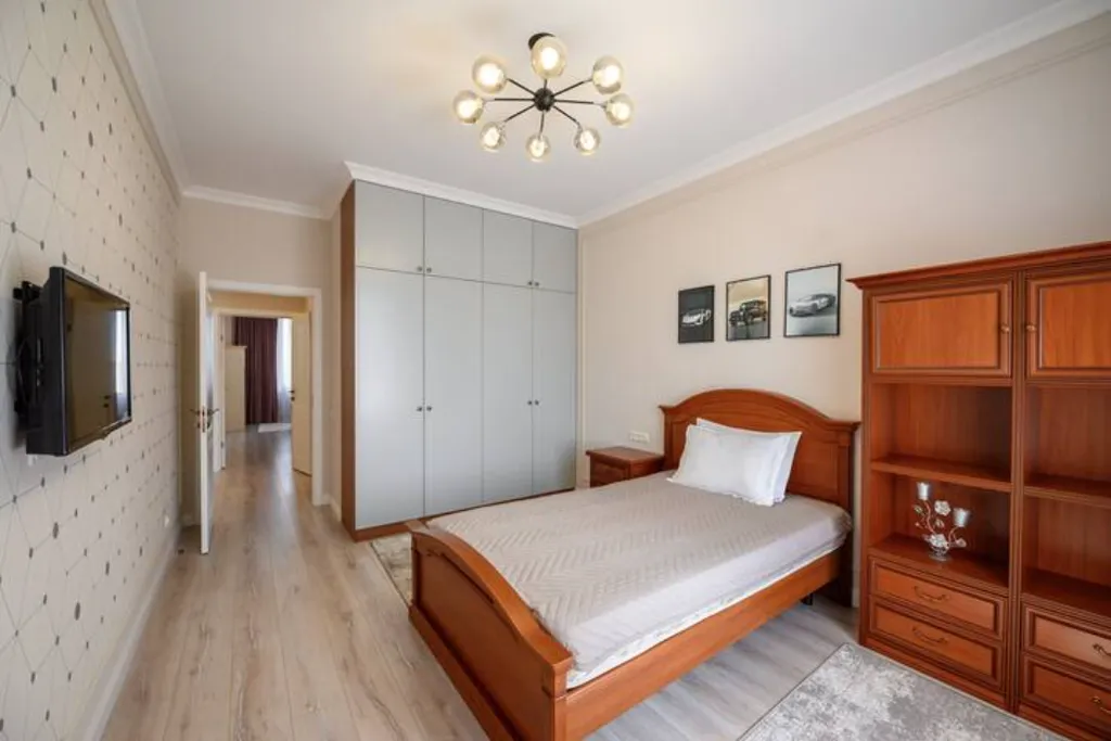 Роскошные апартаменты с видом на горы и на озеро