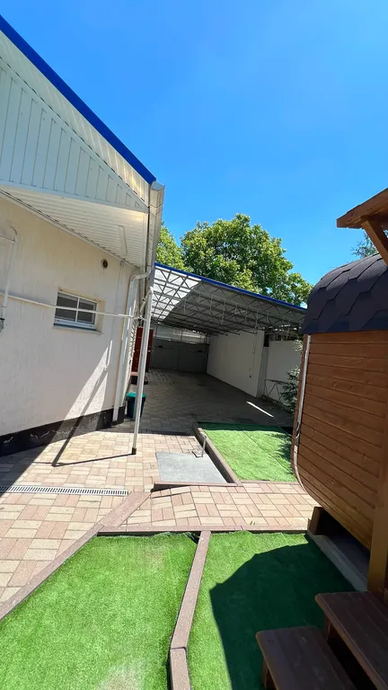 Шикарный дом в центре города с баней и бассейном