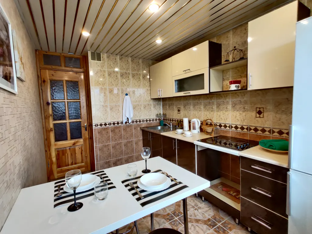 3-комнатная на площади Ленина, 6 раздельных мест