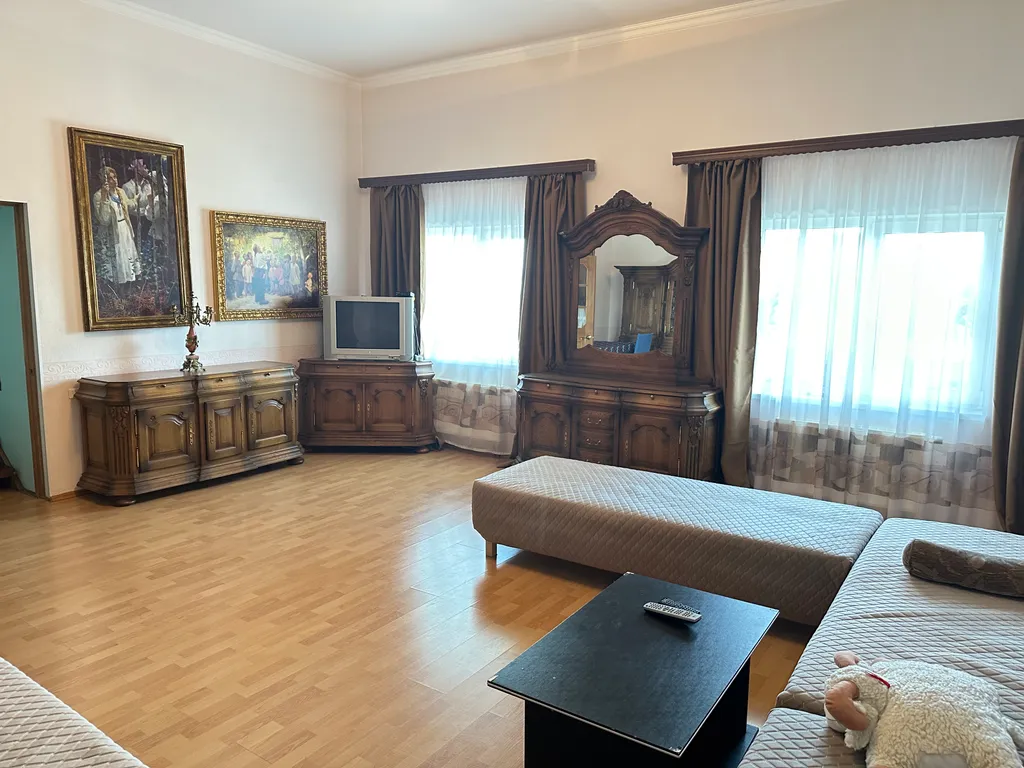 Тихий и уютный дом с террасой с видом на горы