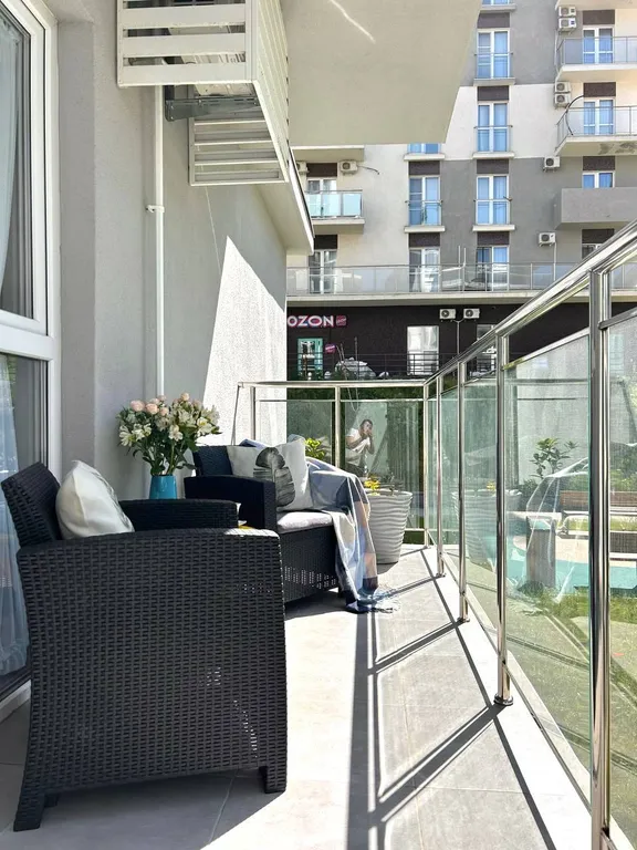 Квартира Апартаменты "AzurGarden" — Варваровка