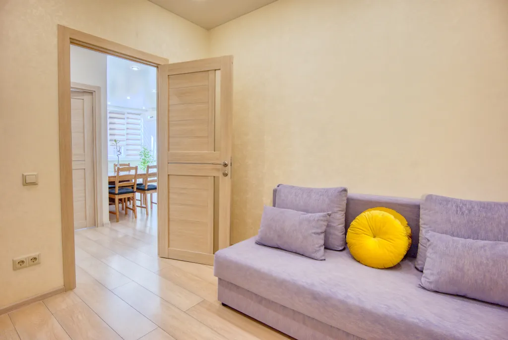 Евротрешка рядом с МТЛ Ареной и пляжем реки Волга