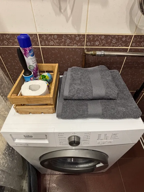 Уютная евротрешка с большой гостиной и двумя спальнями с видом на горы