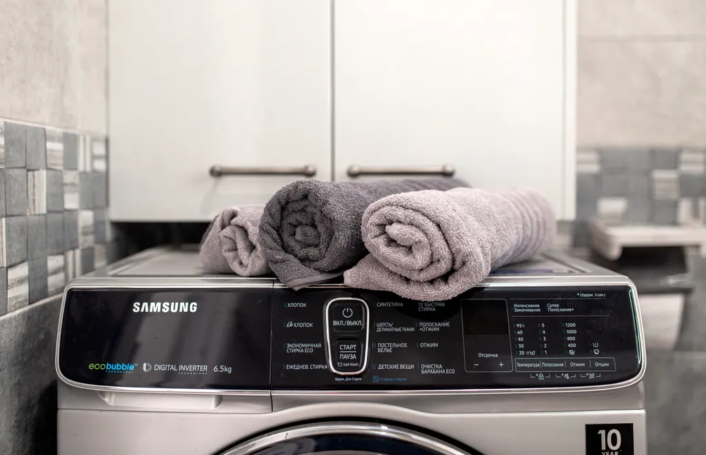 Дом Кантри со своим двором и парковкой