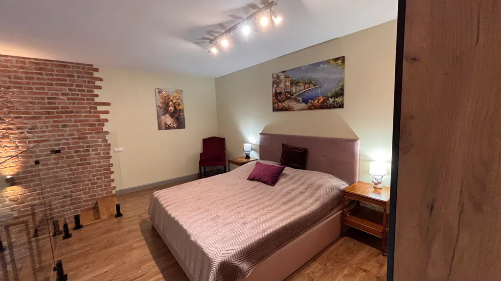 Стильные Апартаменты в стиле Лофт, тихое место в центре города