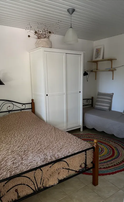 Квартира Трехместный номер в гостевом доме — аренда посуточно в Черноморское