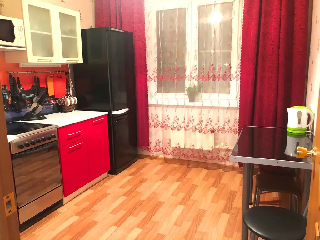 Большая квартира рядом с Алмазом