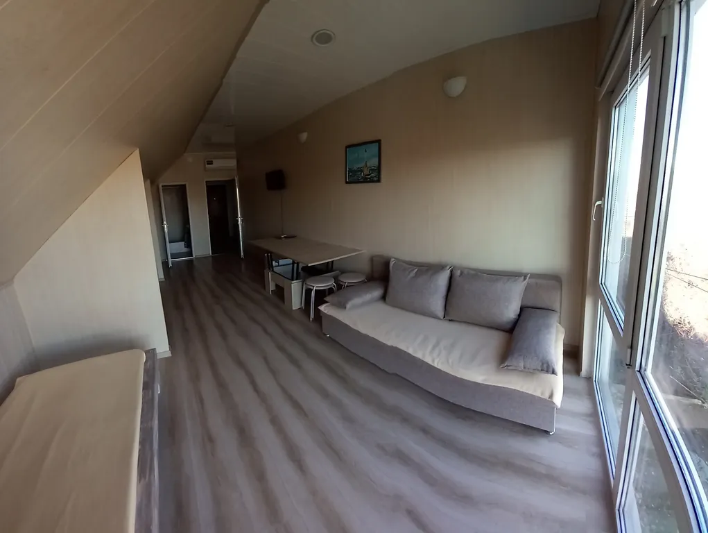 Двухкомнатный номер с живописным видом на Лабораторную балку